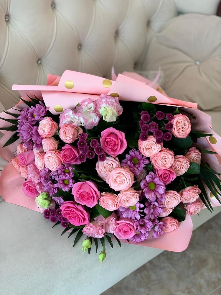 Букет цветов из: Хризантемы, Розы и Лизиантусы в Старой Купавне