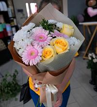 Букет цветов из:  Герберы, Розы и Хризантемы в Старой Купавне