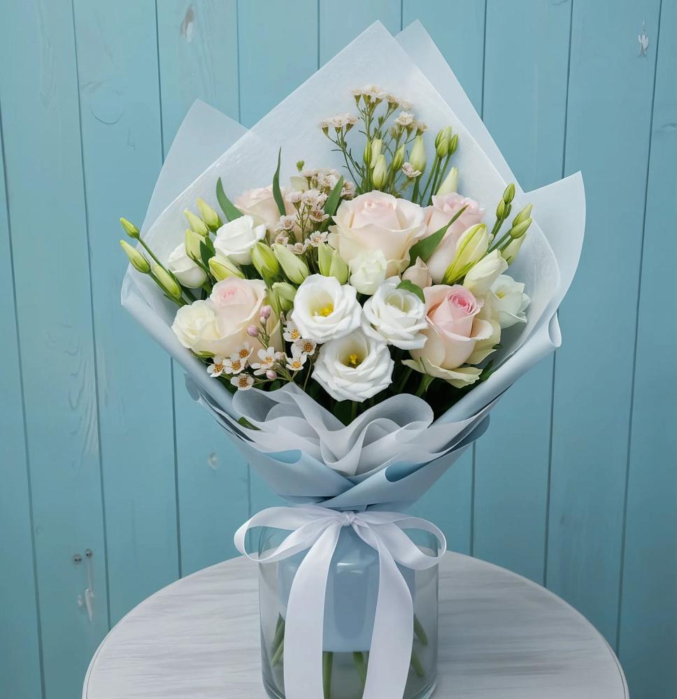 Букет цветов из: Розы и Лизиантусы в Старой Купавне