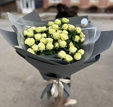 Букет Белые кустовые розы Солинеро в Старой Купавне