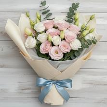 Букет цветов из:  Лизиантусы в Старой Купавне