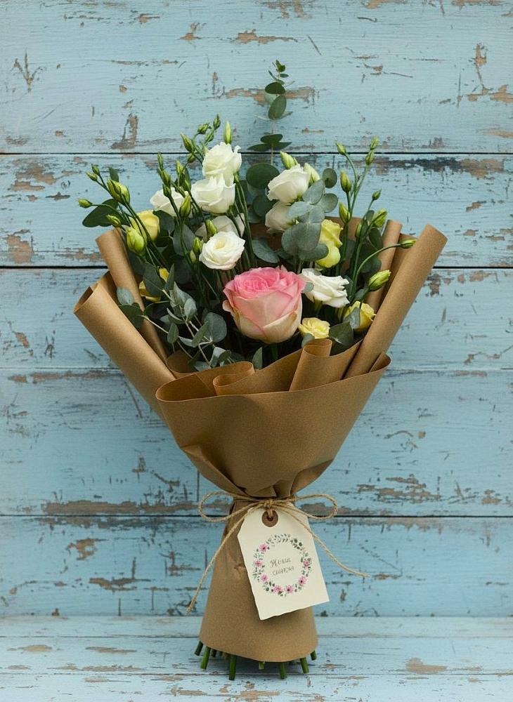 Букет цветов из: Розы и Лизиантусы в Старой Купавне