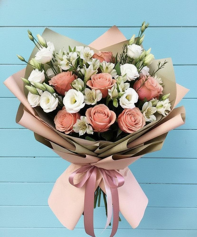 Букет цветов из: Розы, Альстромерии и Лизиантусы в Старой Купавне