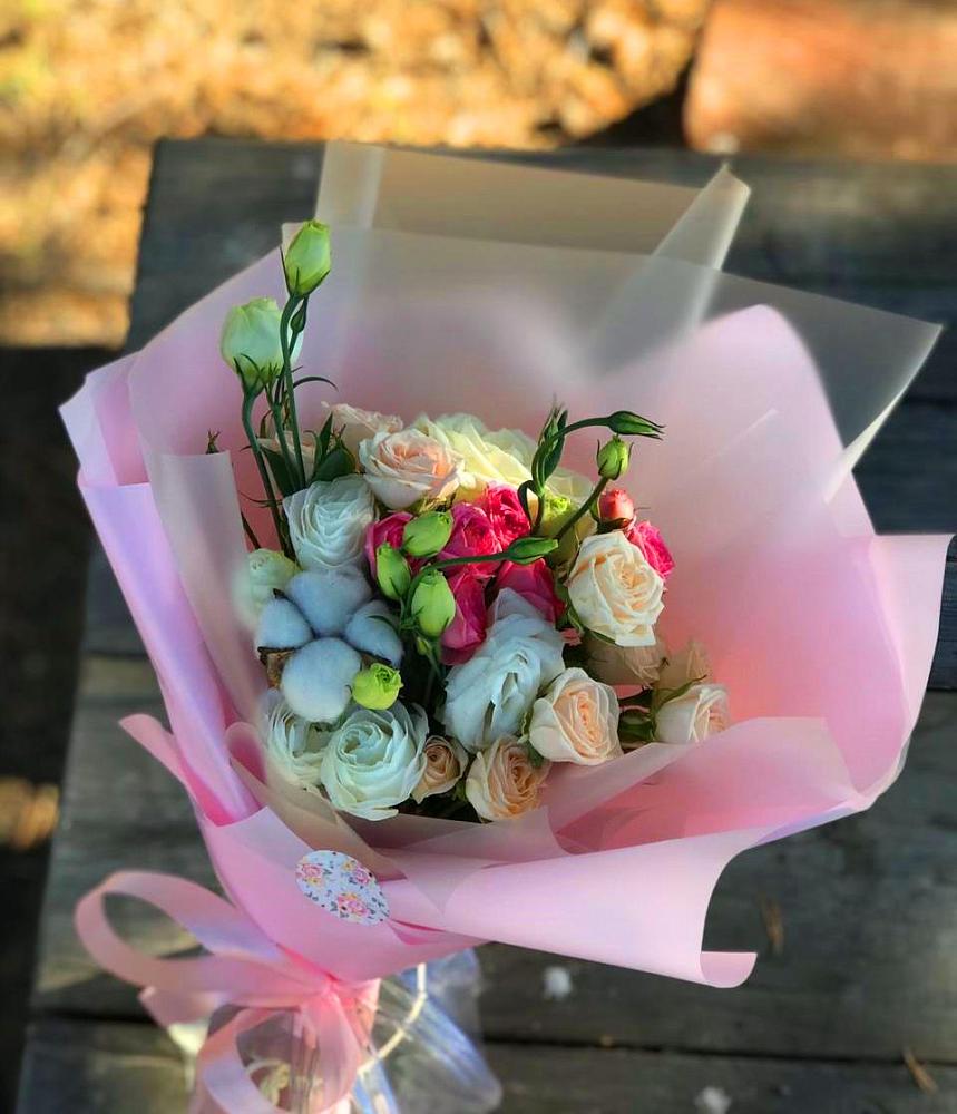 Букет цветов из: Розы и Лизиантусы в Старой Купавне