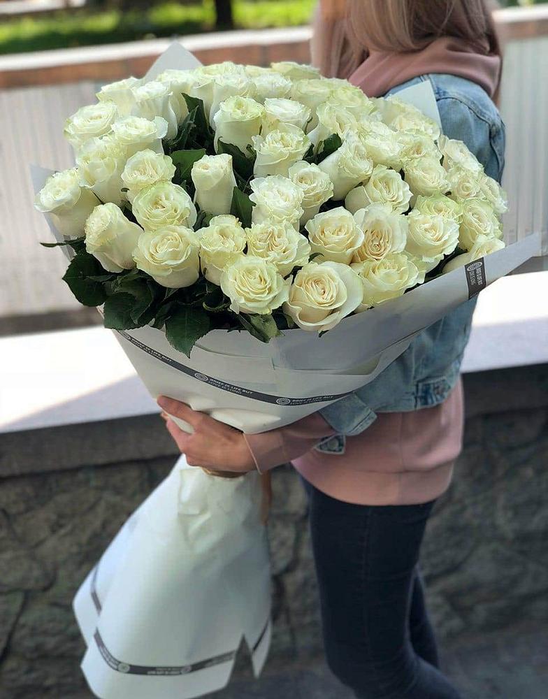 35 Белых роз в Старой Купавне Букет 35 Белых роз в Старой Купавне