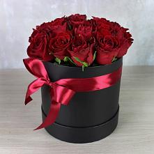 Цветочная композиция из Розы в шляпной коробке в Старой Купавне