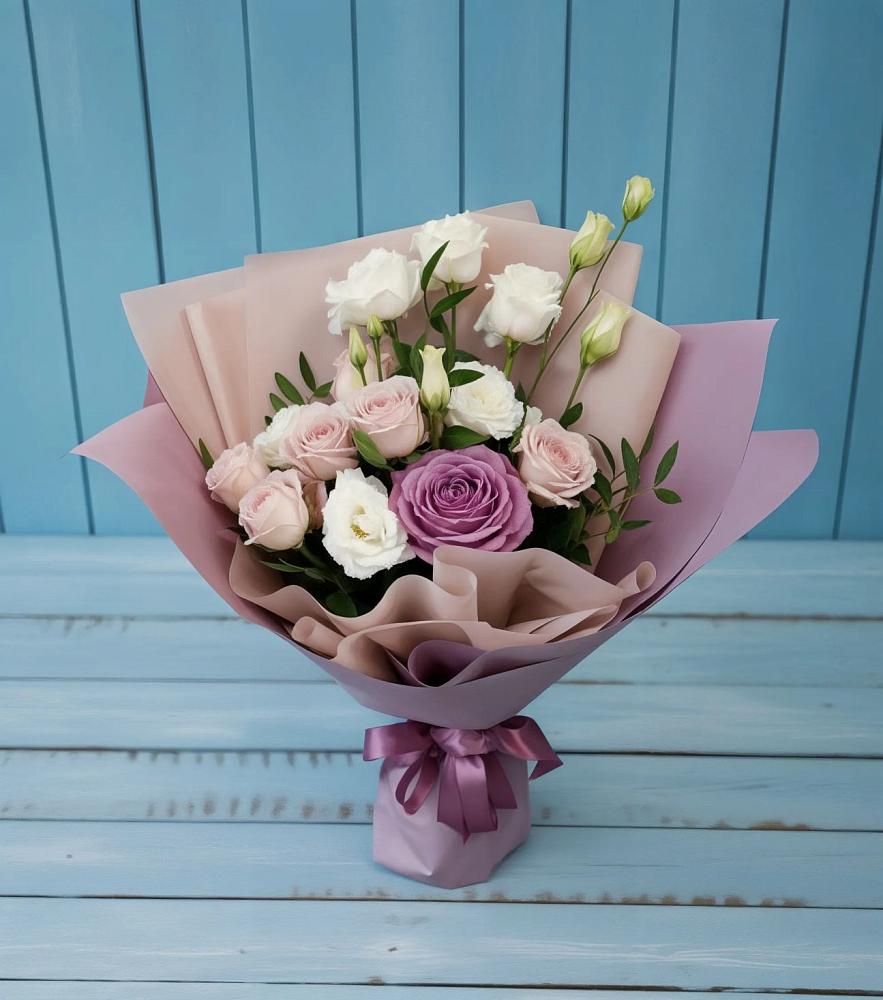 Букет цветов из: Розы и Лизиантусы в Старой Купавне